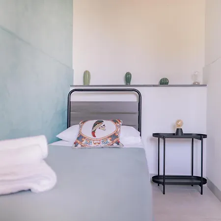 Mennuli E Mari - Sicily *